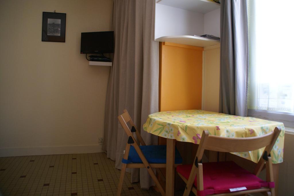 Au Coeur De Bourg Csm Apartment Courseulles-sur-Mer Cameră foto